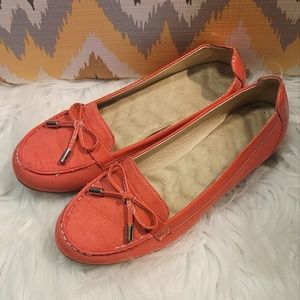 Coral loafers with bow